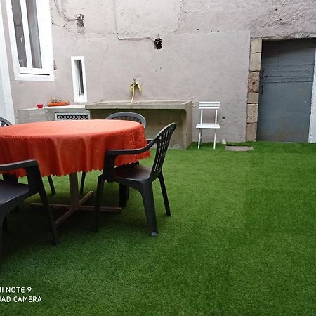 Le Gite De Flavie Montpeyroux  Exterior foto